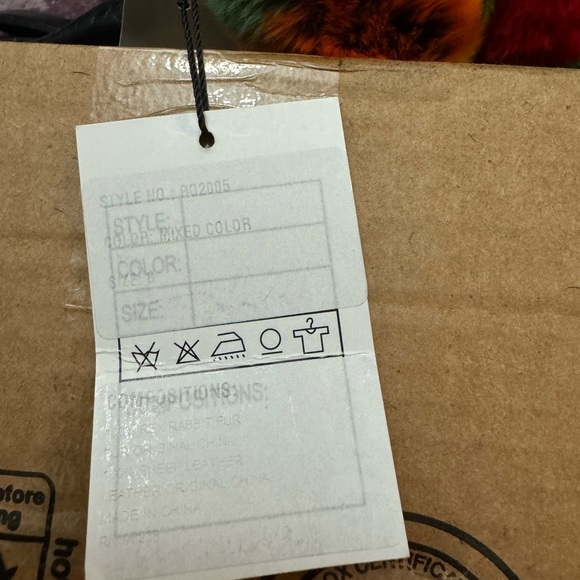 Beautiful Felted wool blend scarf set and leather gloves with rabbit fur trim - Picture 10 of 11